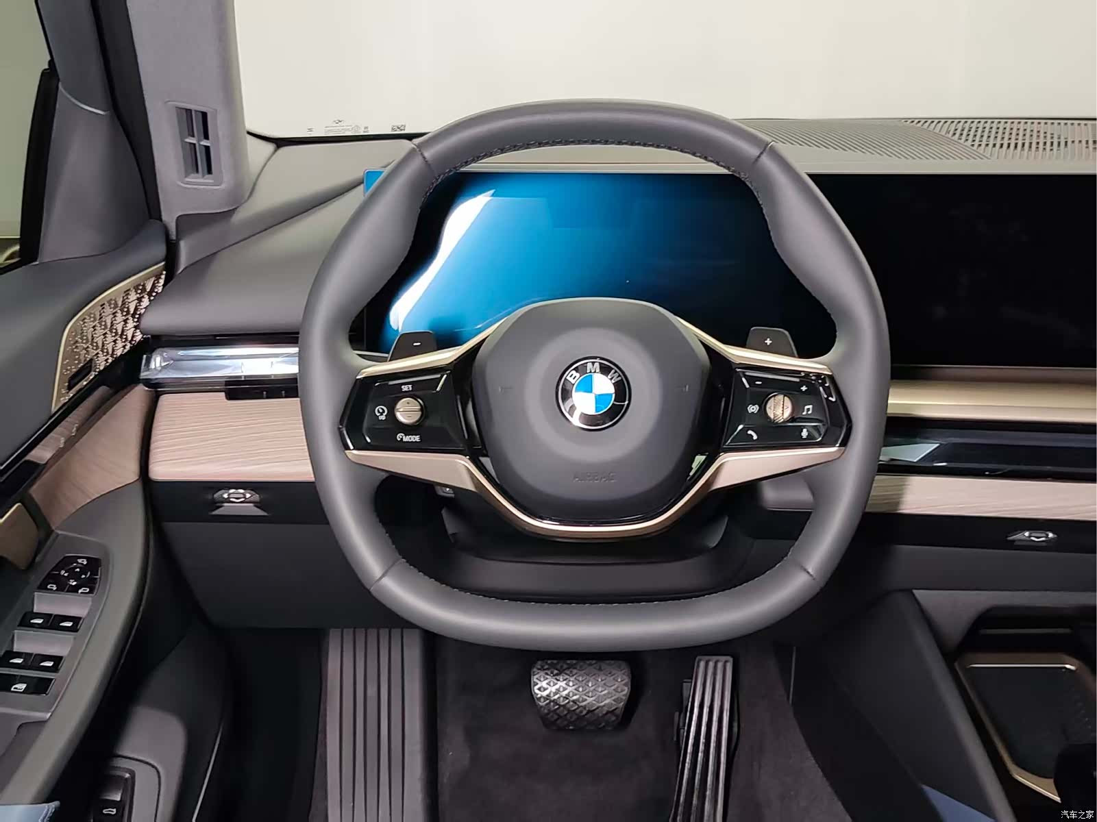 BMW 5 Series, 2025 24