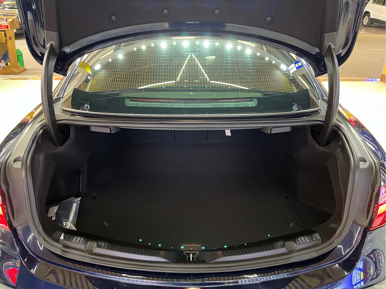 Mercedes-Benz E-Class, 2019 14