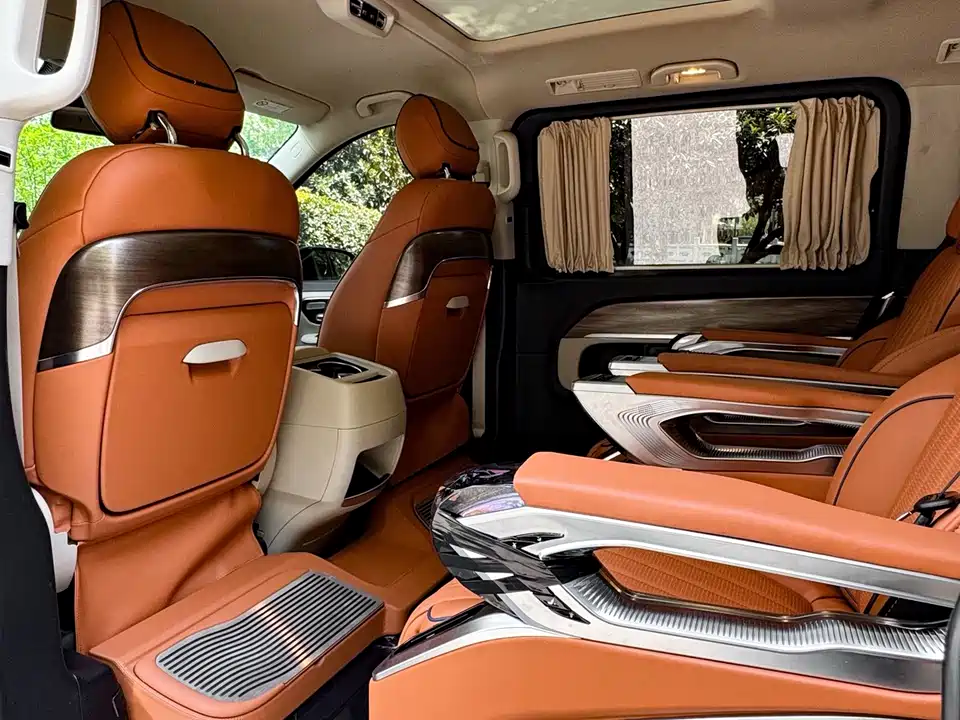 Mercedes-Benz V-class