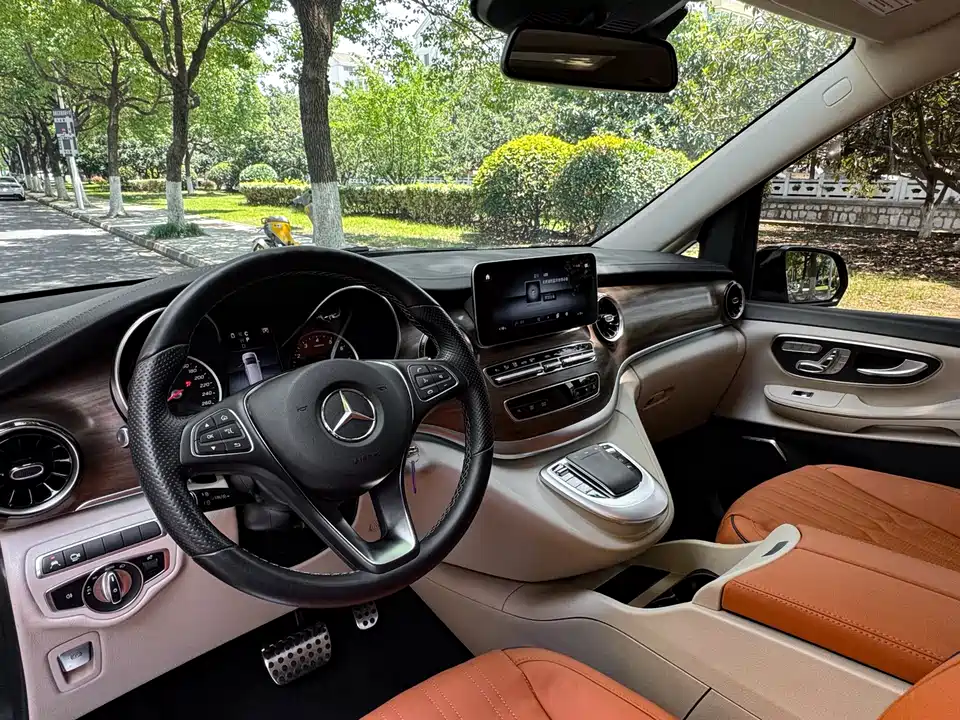 Mercedes-Benz V-class