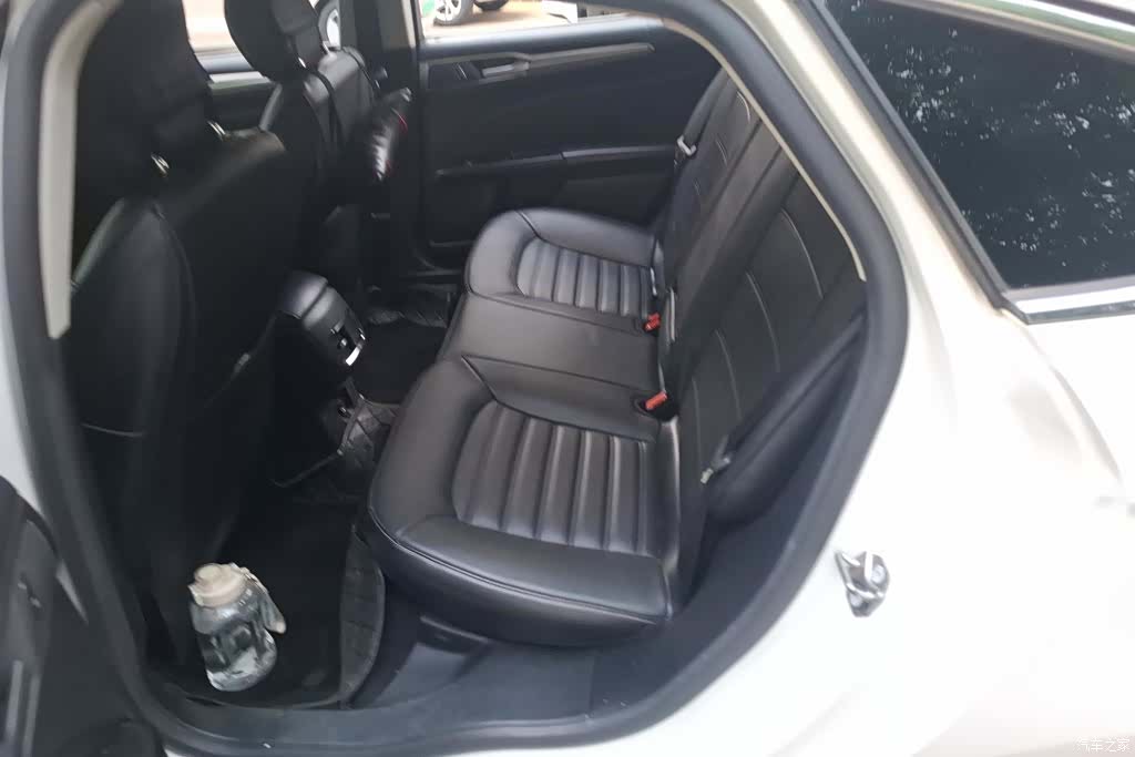 Ford Mondeo, 2017 11