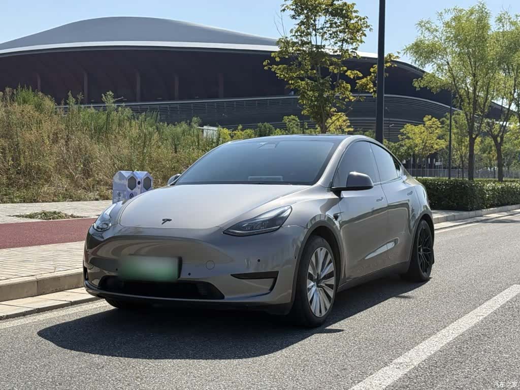 Tesla Model Y, 2023 2