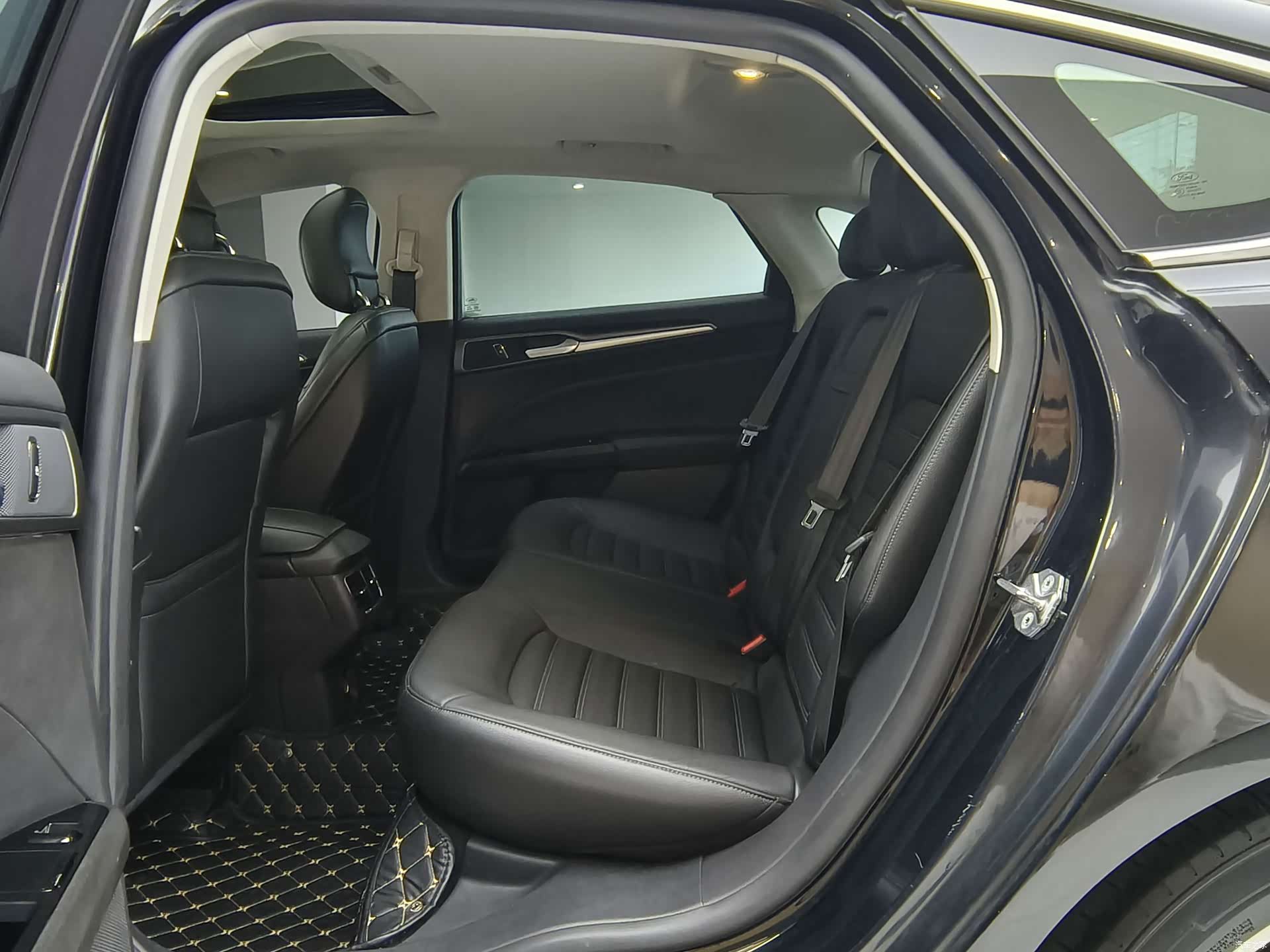 Ford Mondeo, 2016 10