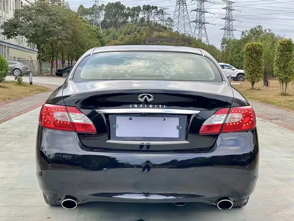 Infiniti M series