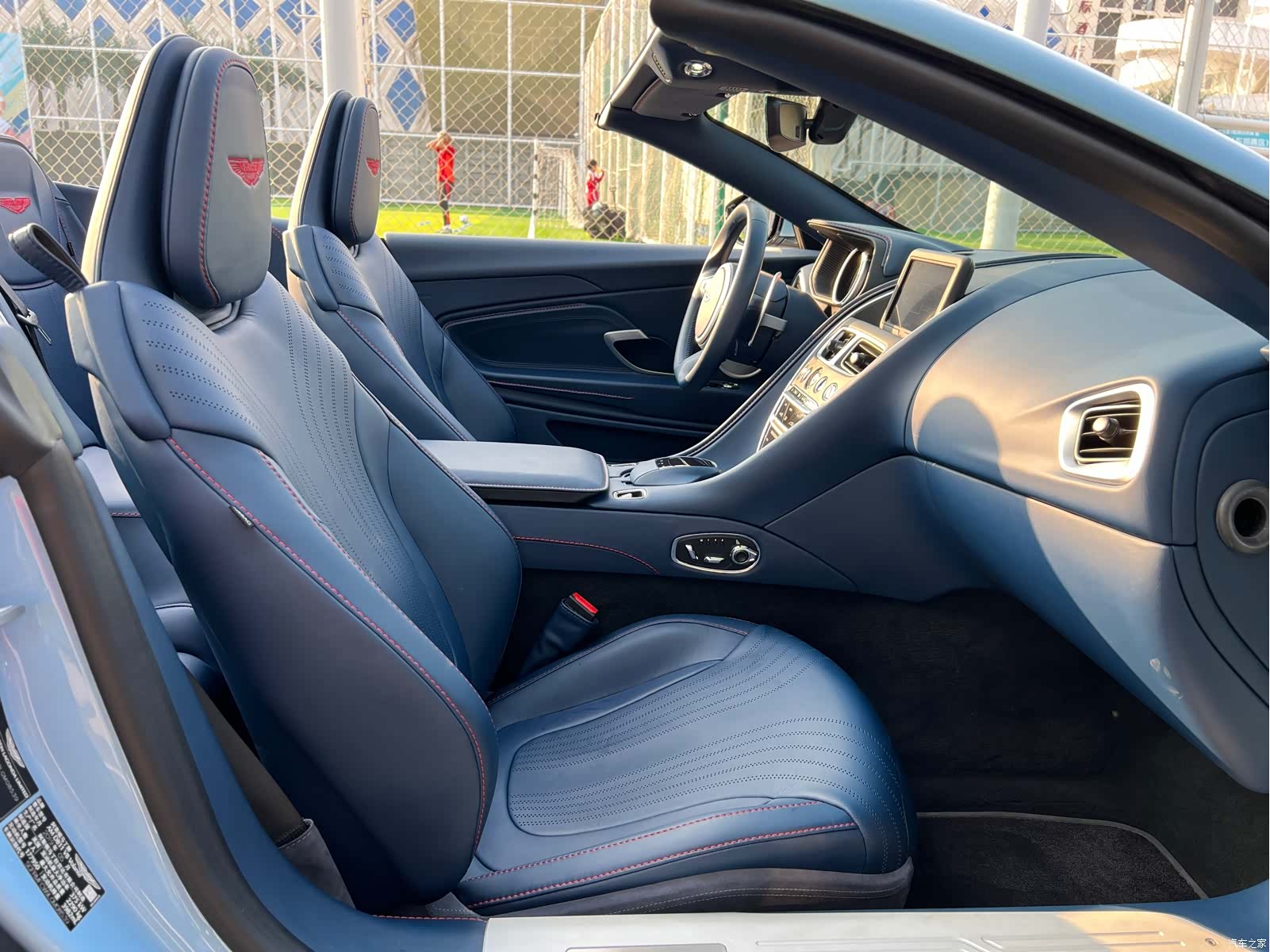 Aston Martin DB11, 2020 12