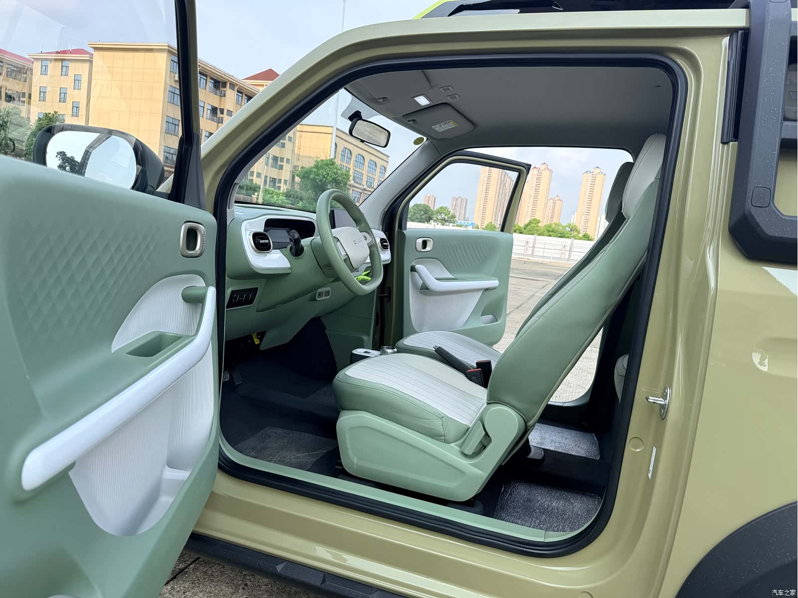 Geely Panda, 2025 17