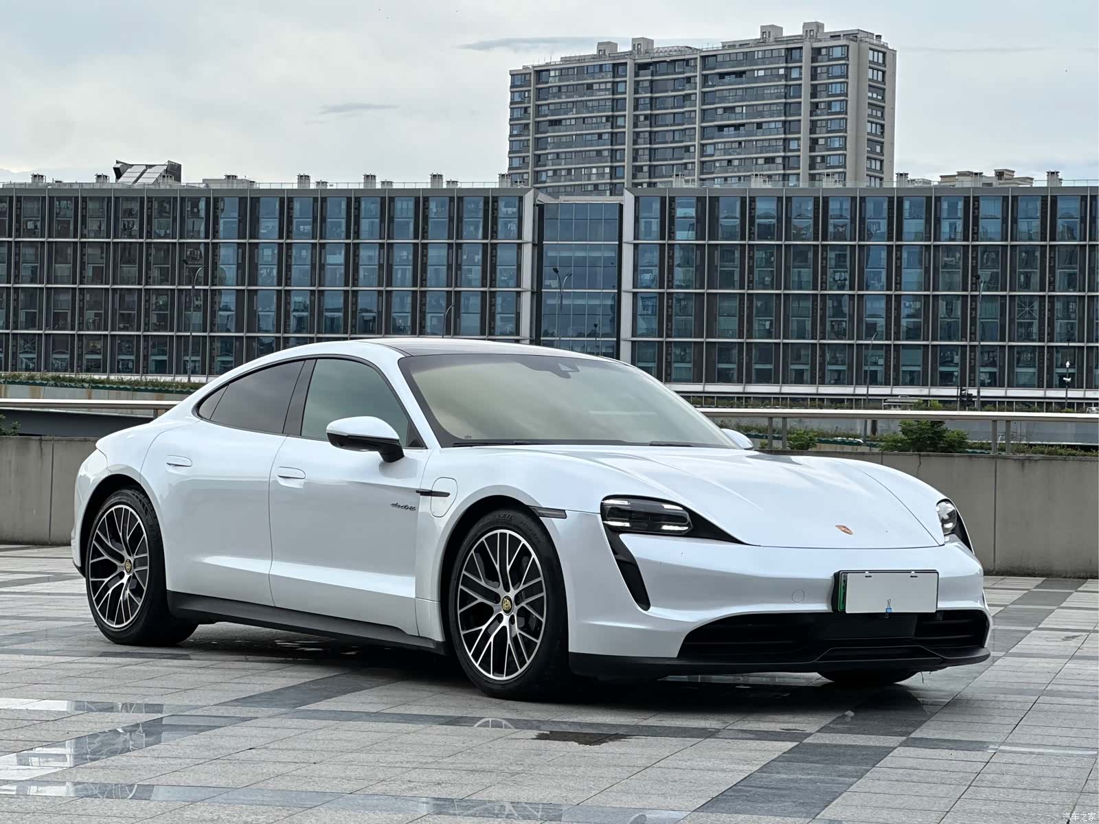 Porsche Taycan, 2021 3