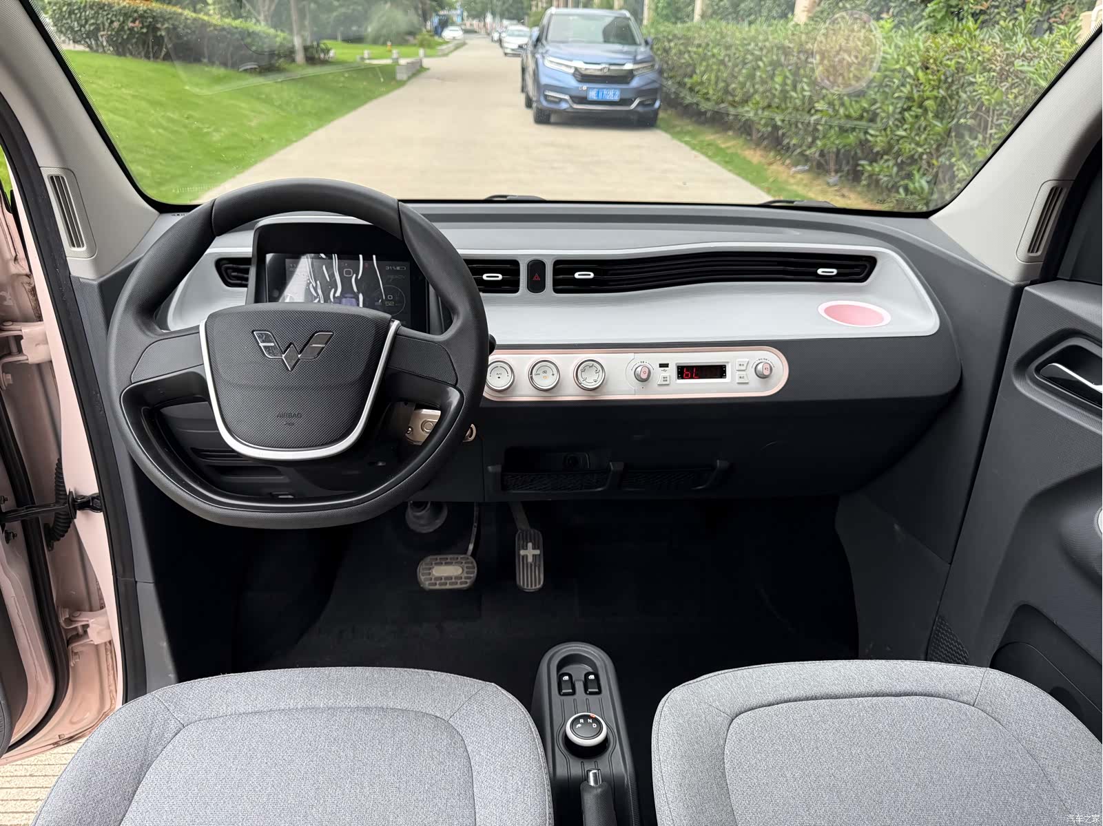 Wuling MINIEV, 2022 все фото