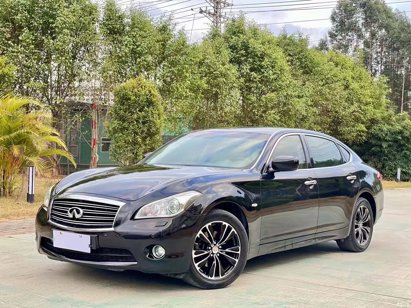 Infiniti M25L