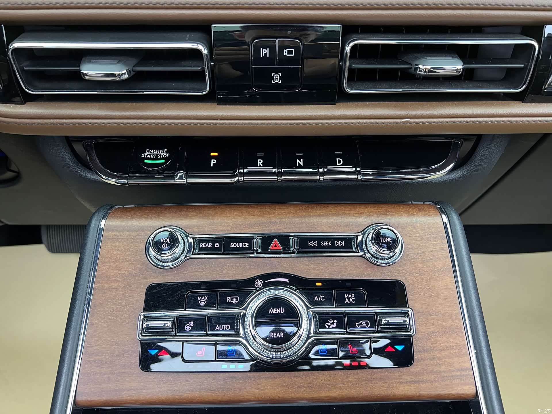 Lincoln Aviator, 2022 27