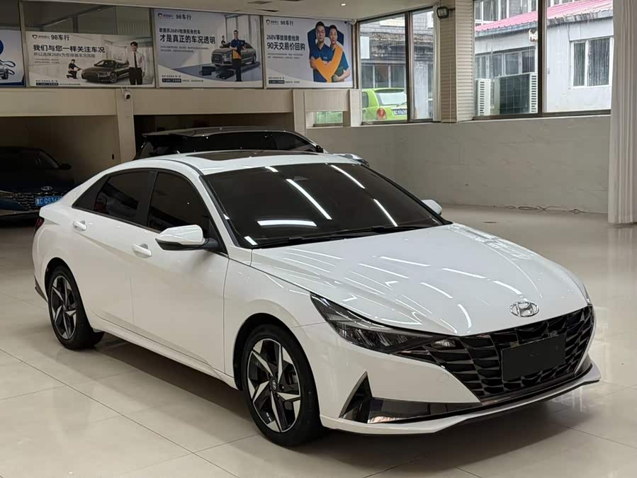 Hyundai Elantra 2022, фото 3