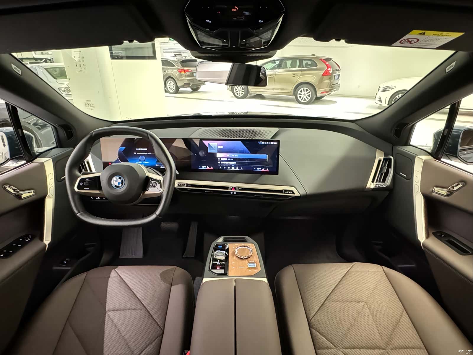 BMW iX, 2025 10