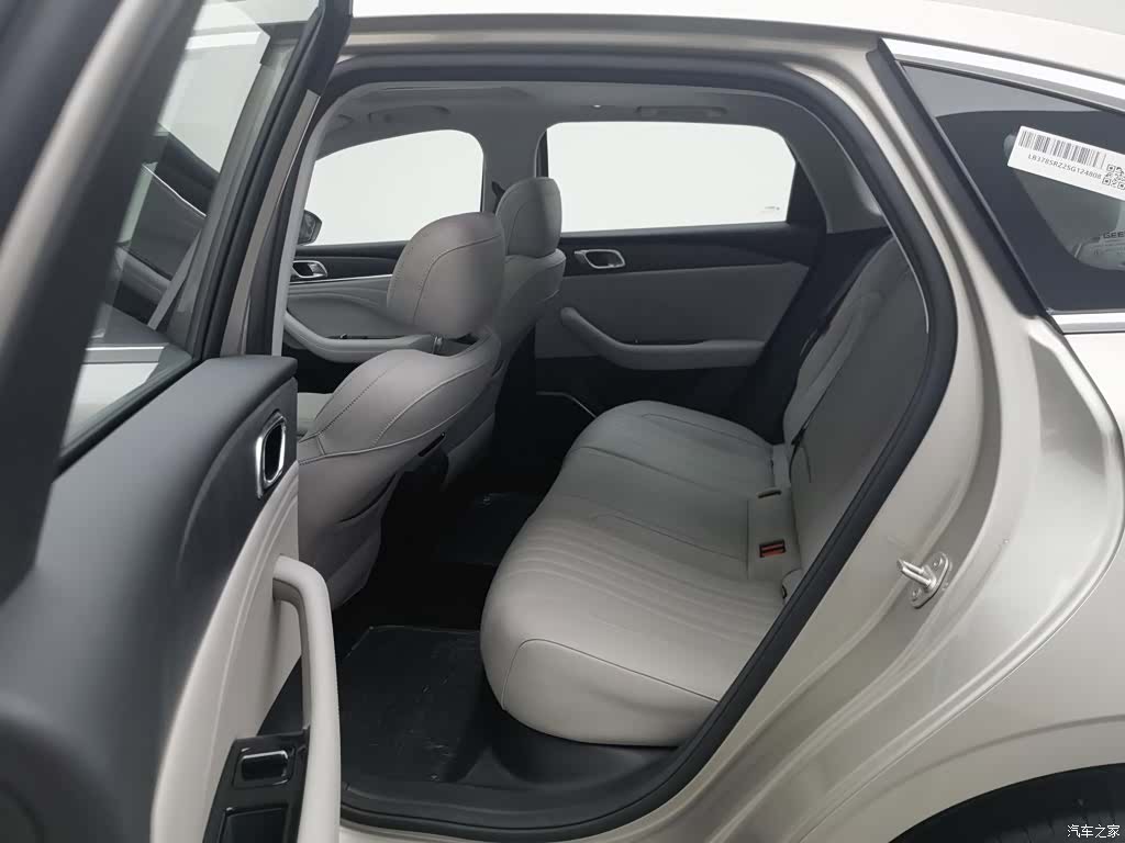 Geely 6, 2025 15