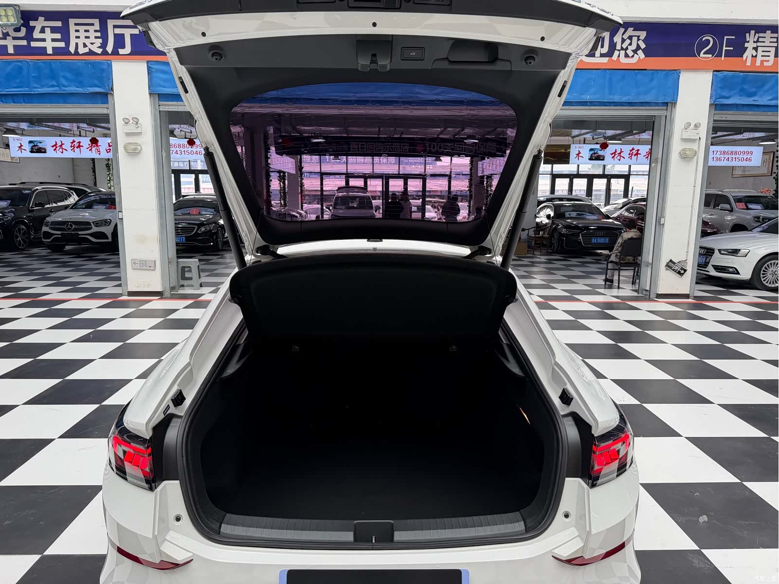 Volkswagen Lamando, 2023 14
