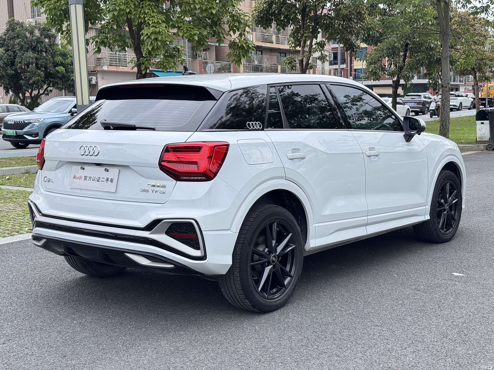 Audi Q2L, 2023 7