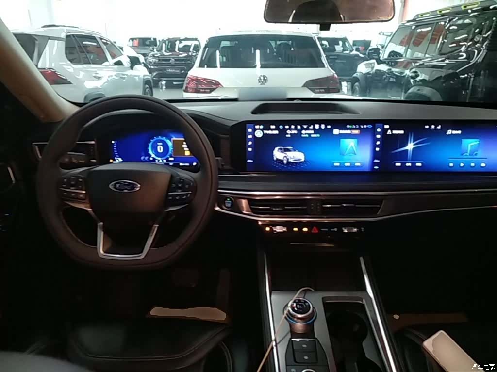 Ford Explorer, 2022 10