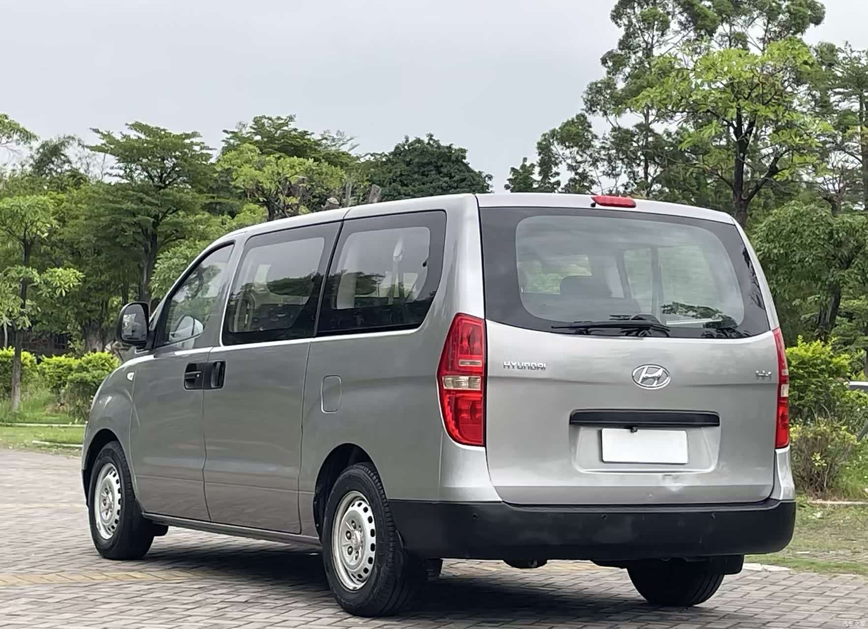 Hyundai H-1, 2013 8
