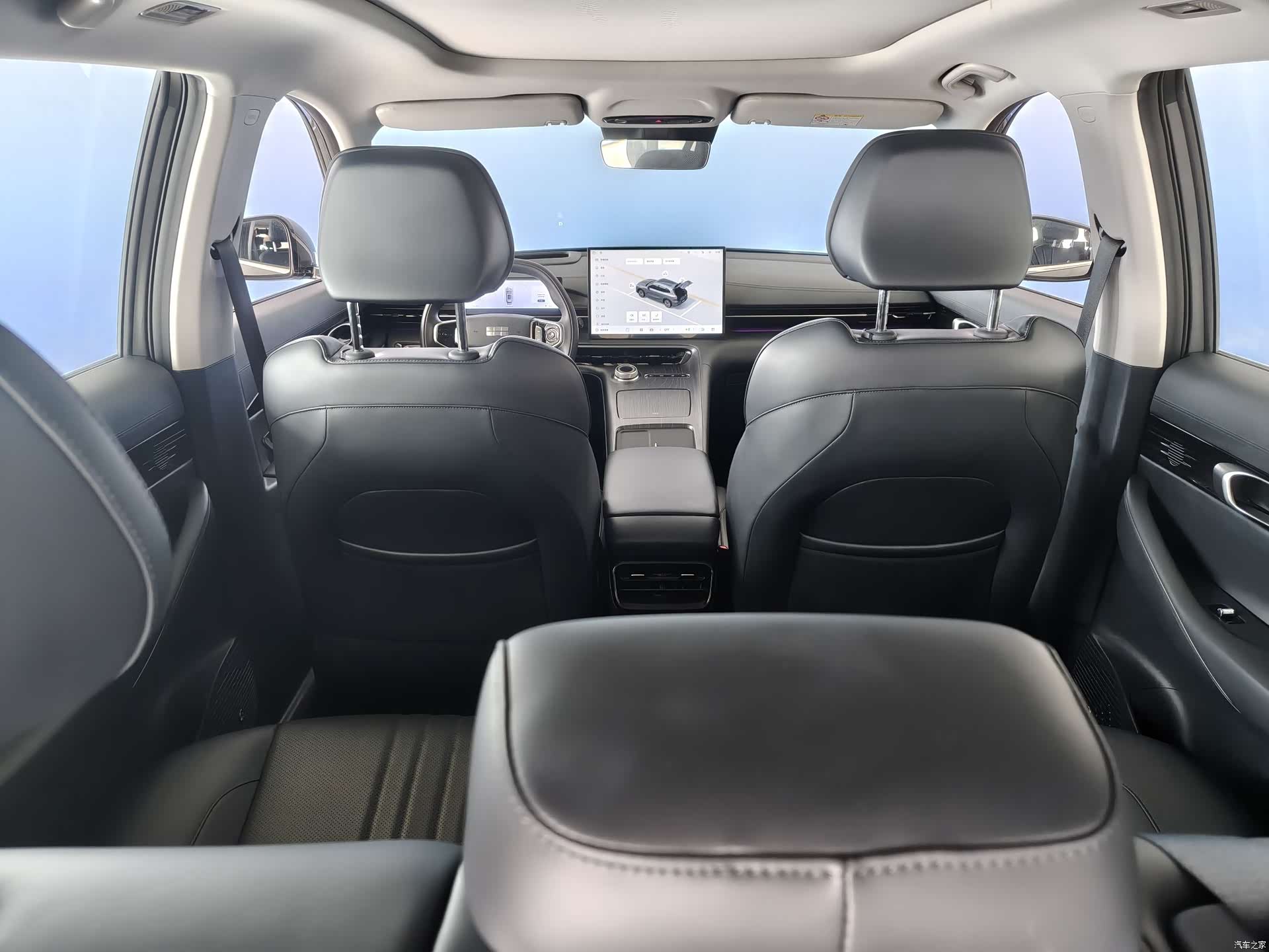 Geely Galaxy E5, 2024 21