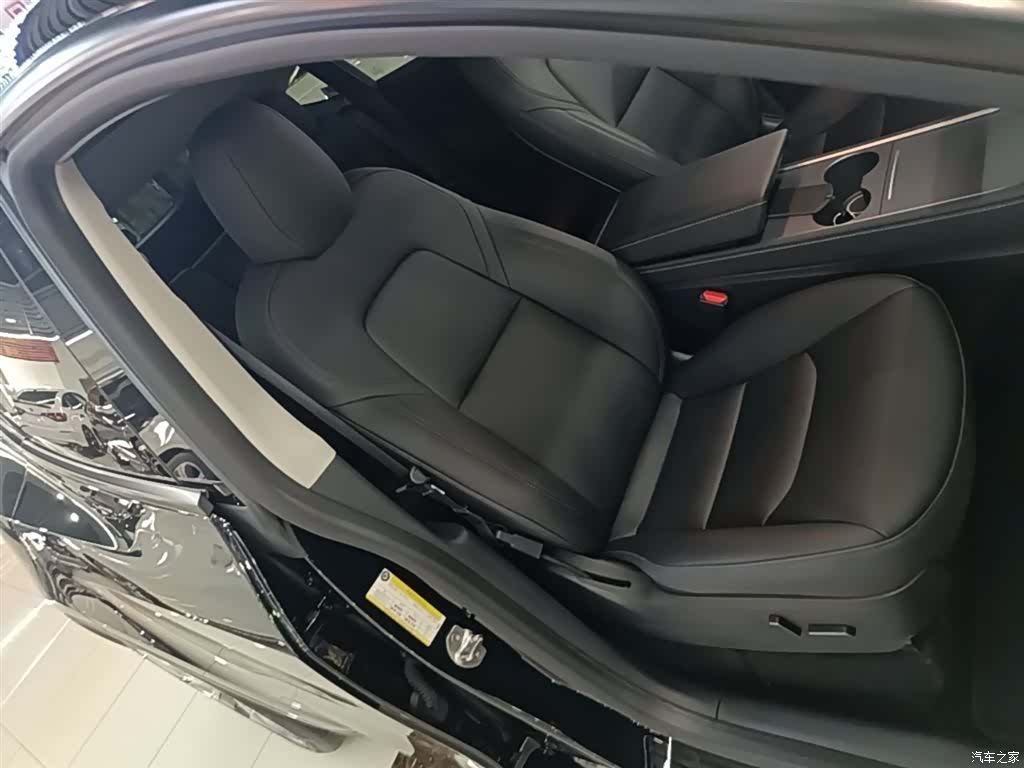 Tesla Model Y, 2021 25