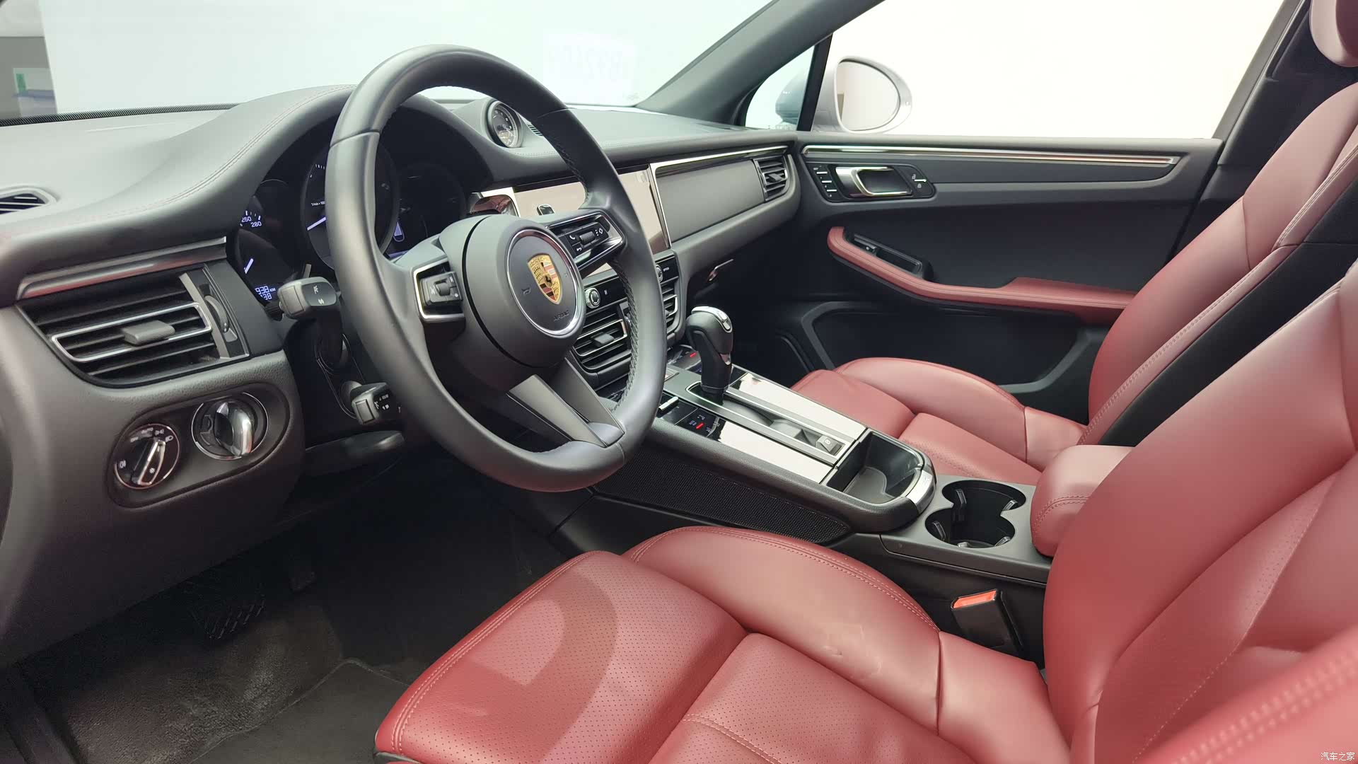 Porsche Macan, 2022 11