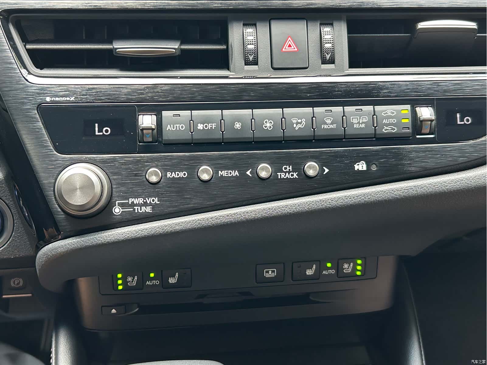 Lexus ES, 2022 21