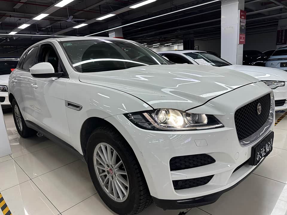 Jaguar F-PACE