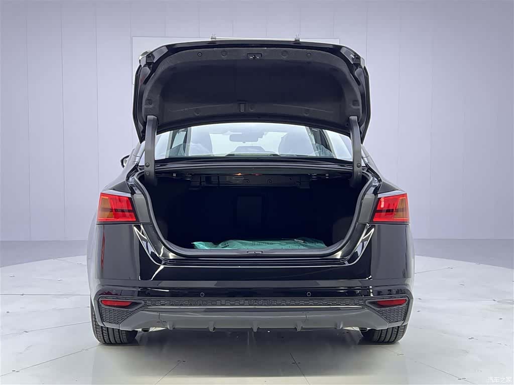 Nissan Teana, 2026 6