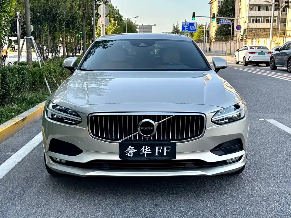 Volvo S90