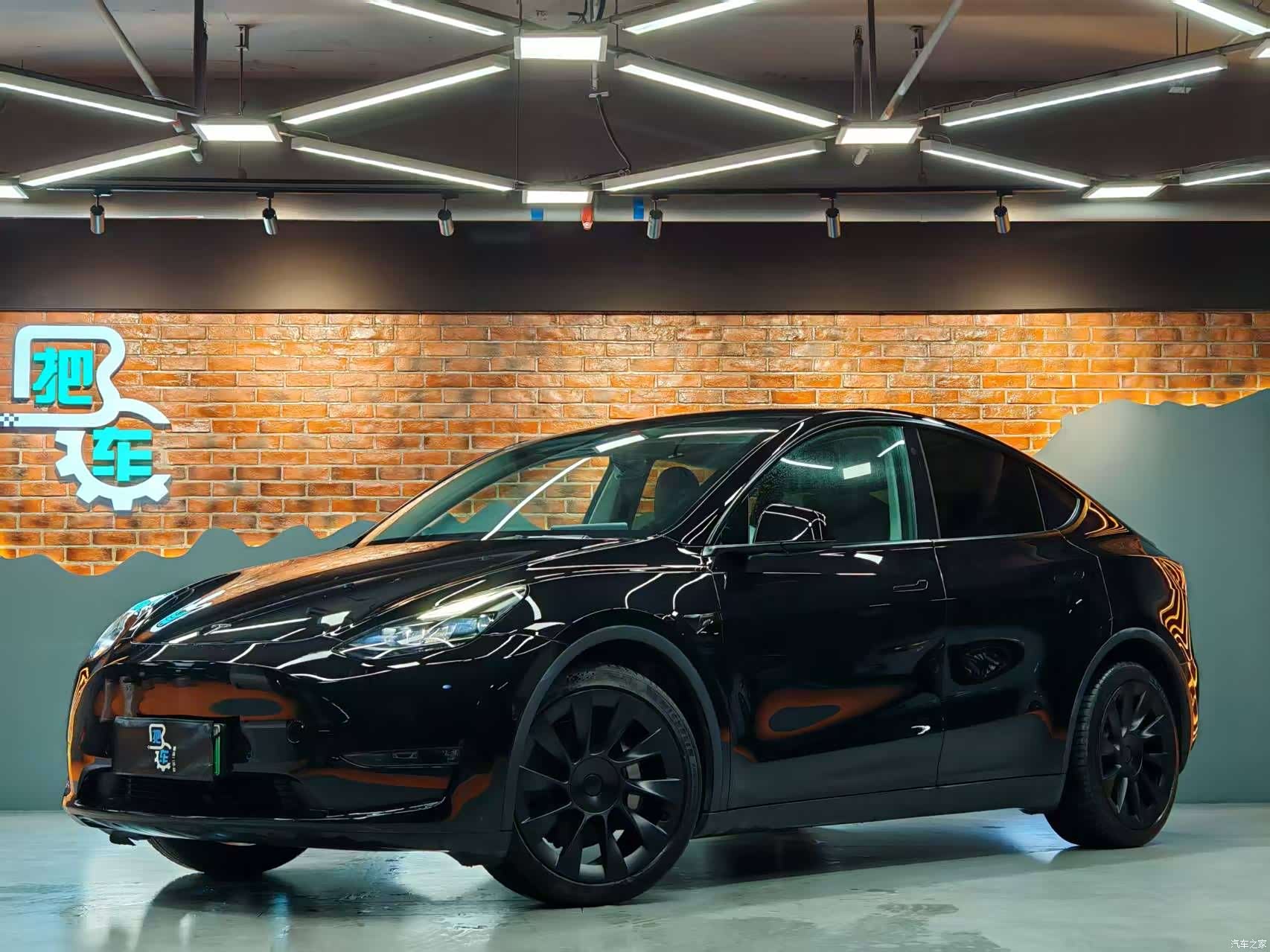 Tesla Model Y, 2021 1