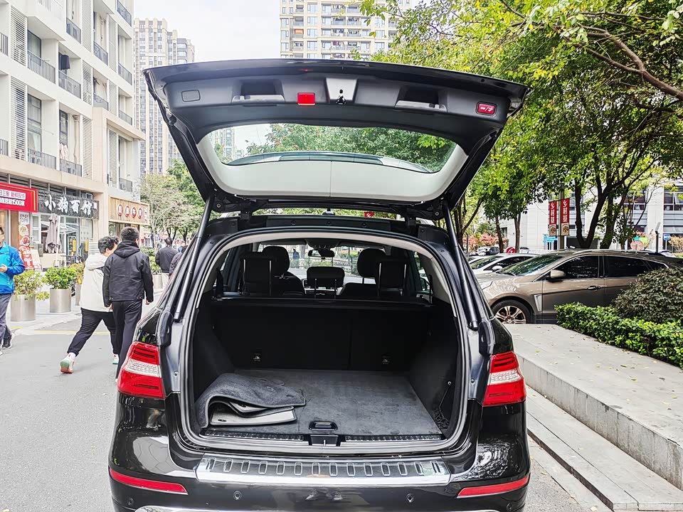 Mercedes-Benz M class