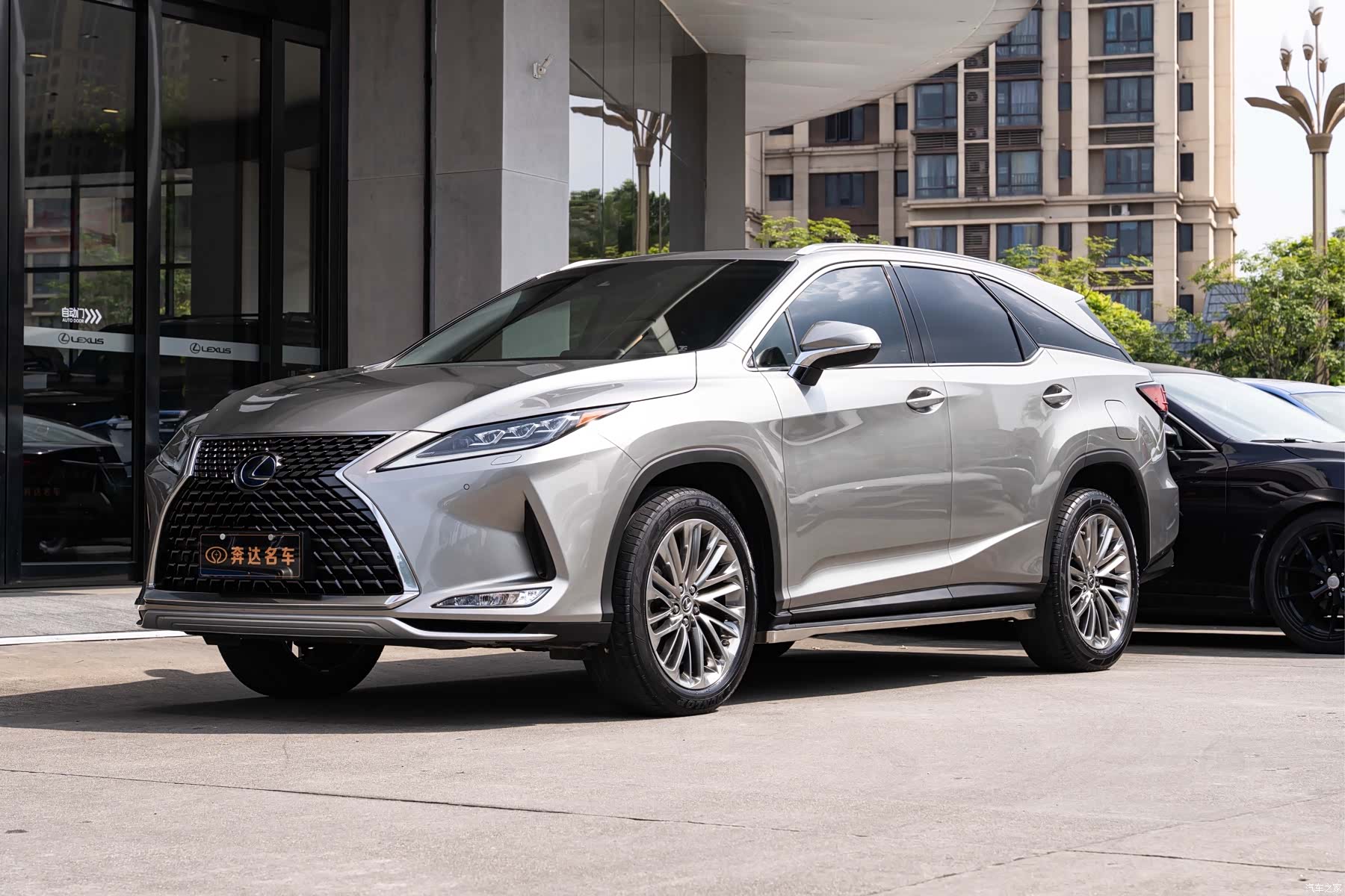 Lexus RX, 2023 1