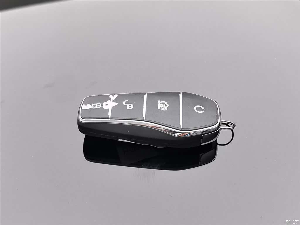 BYD Dolphin, 2022 19