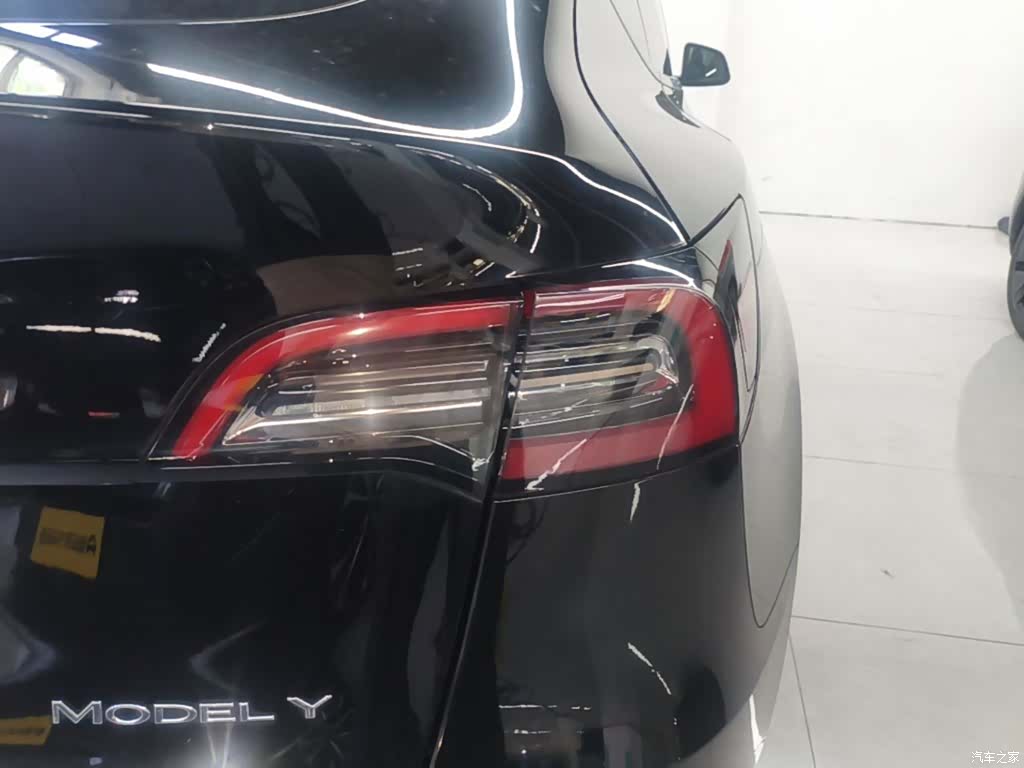 Tesla Model Y, 2022 24