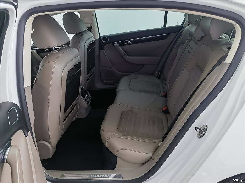 Volkswagen Magotan, 2014 15