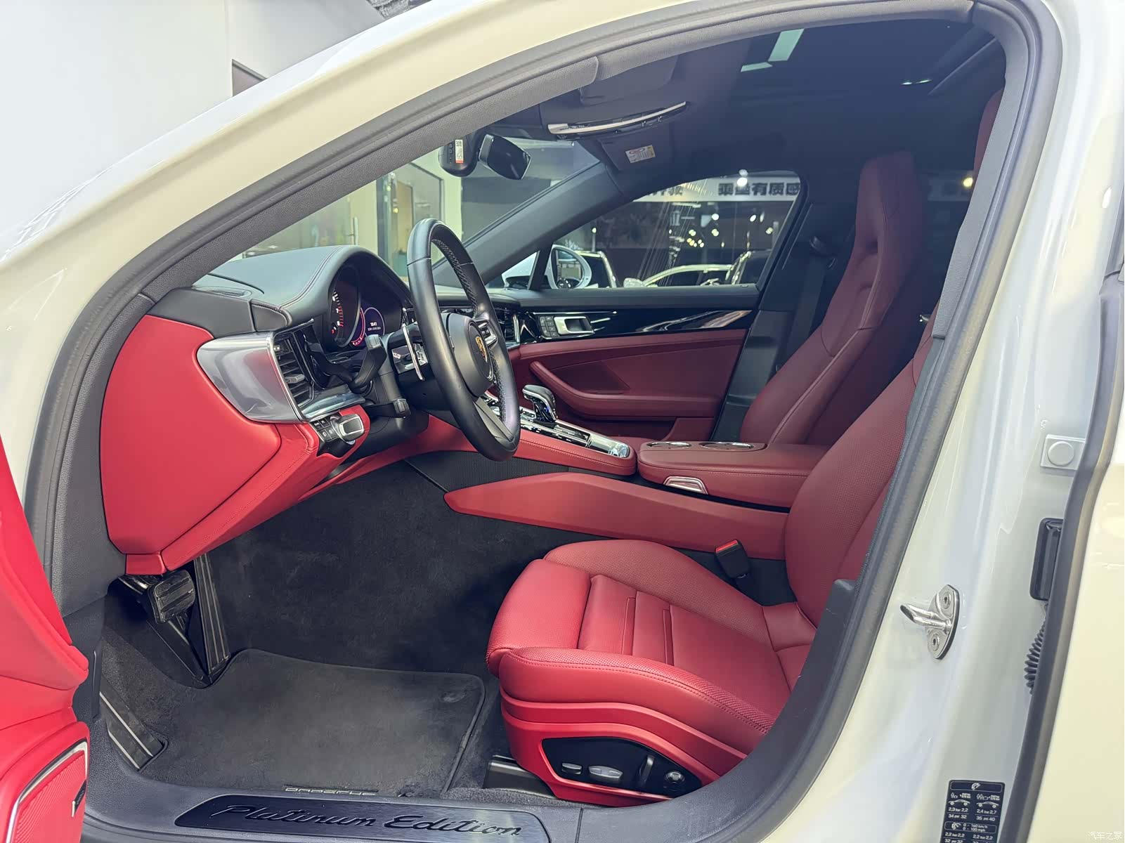 Porsche Panamera, 2023 все фото