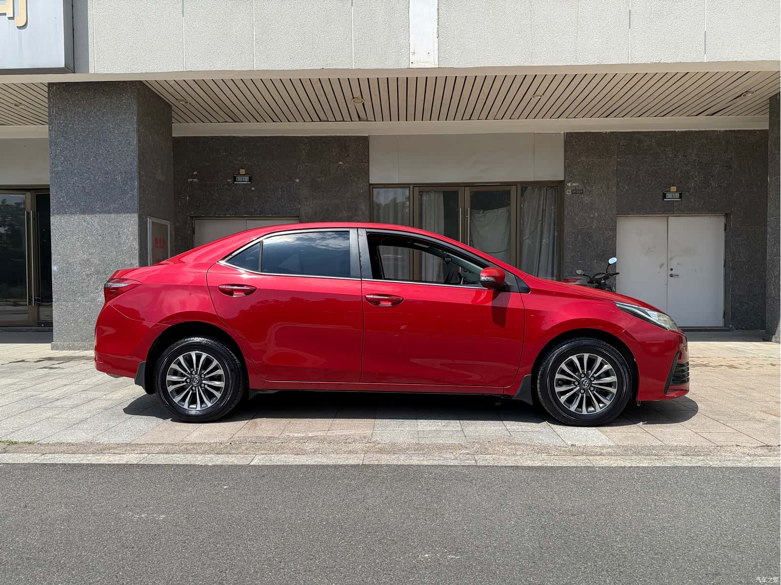 Toyota Corolla, 2018 все фото
