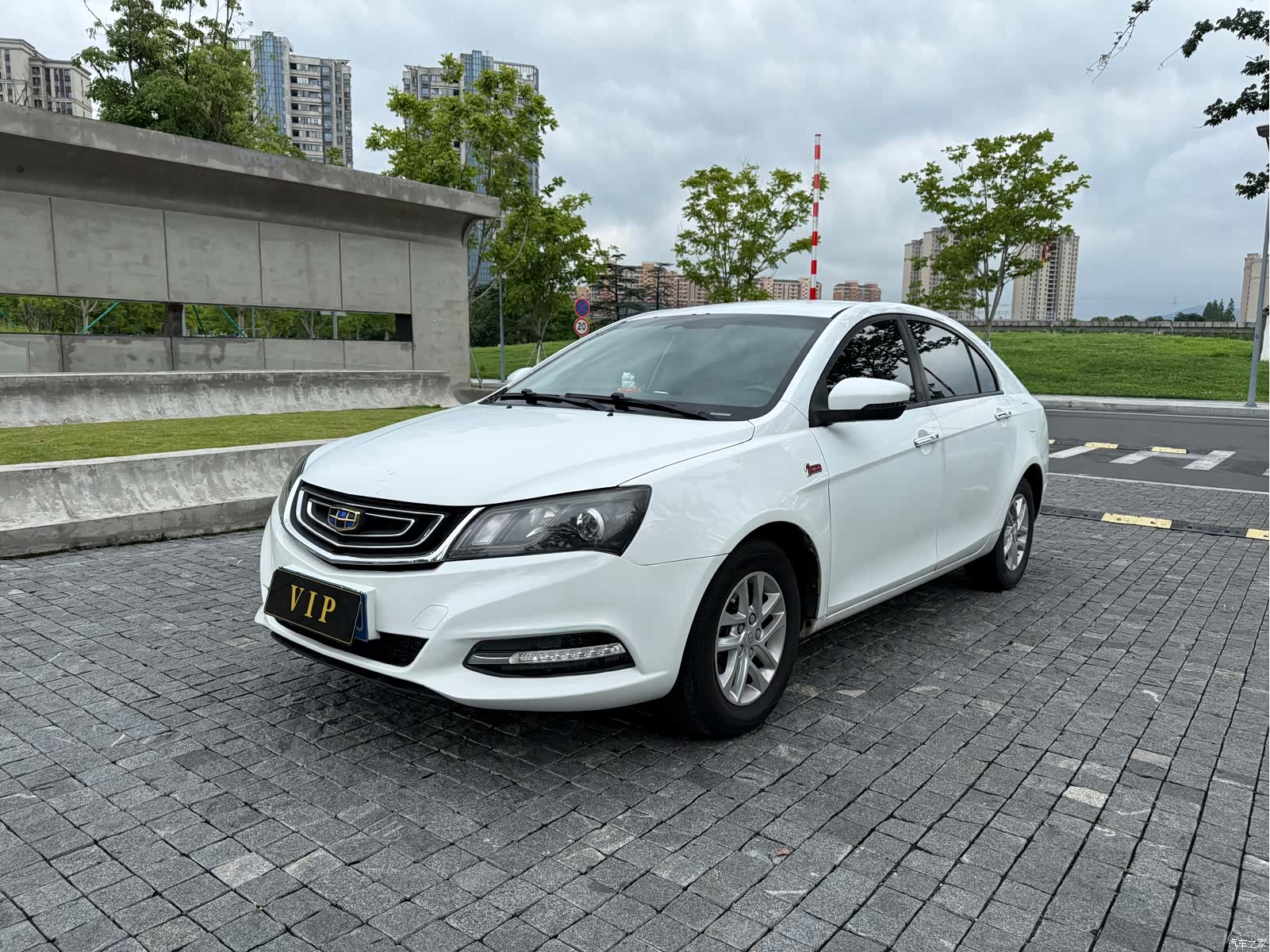 Geely Emgrand, 2016 16