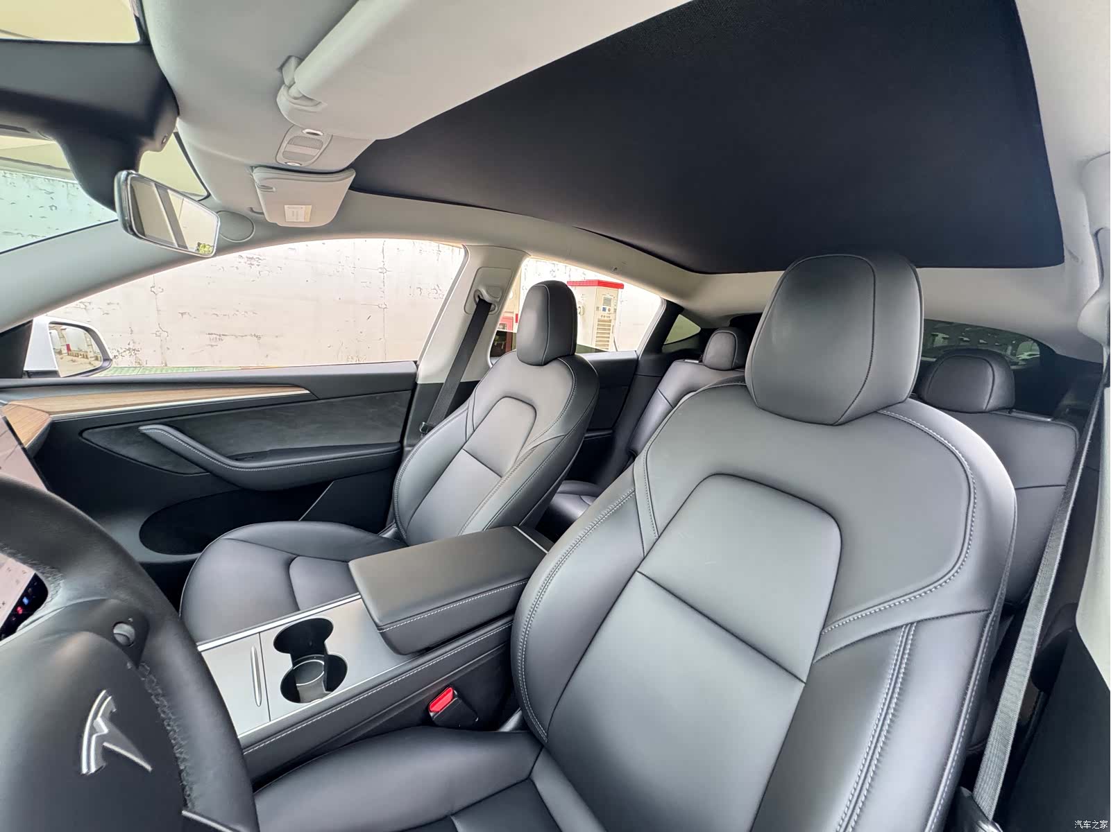 Tesla Model Y, 2022 17