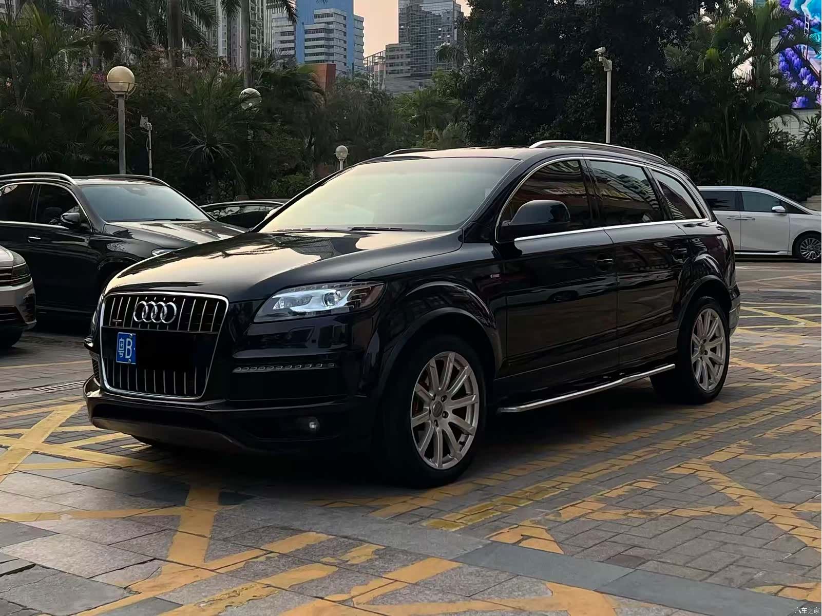 Audi Q7, 2013 1