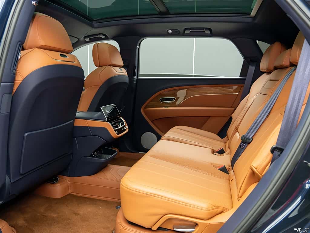 Bentley Bentayga, 2025 13