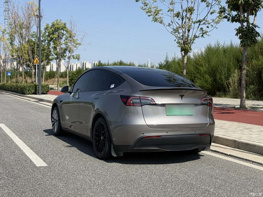 Tesla Model Y, 2023 6