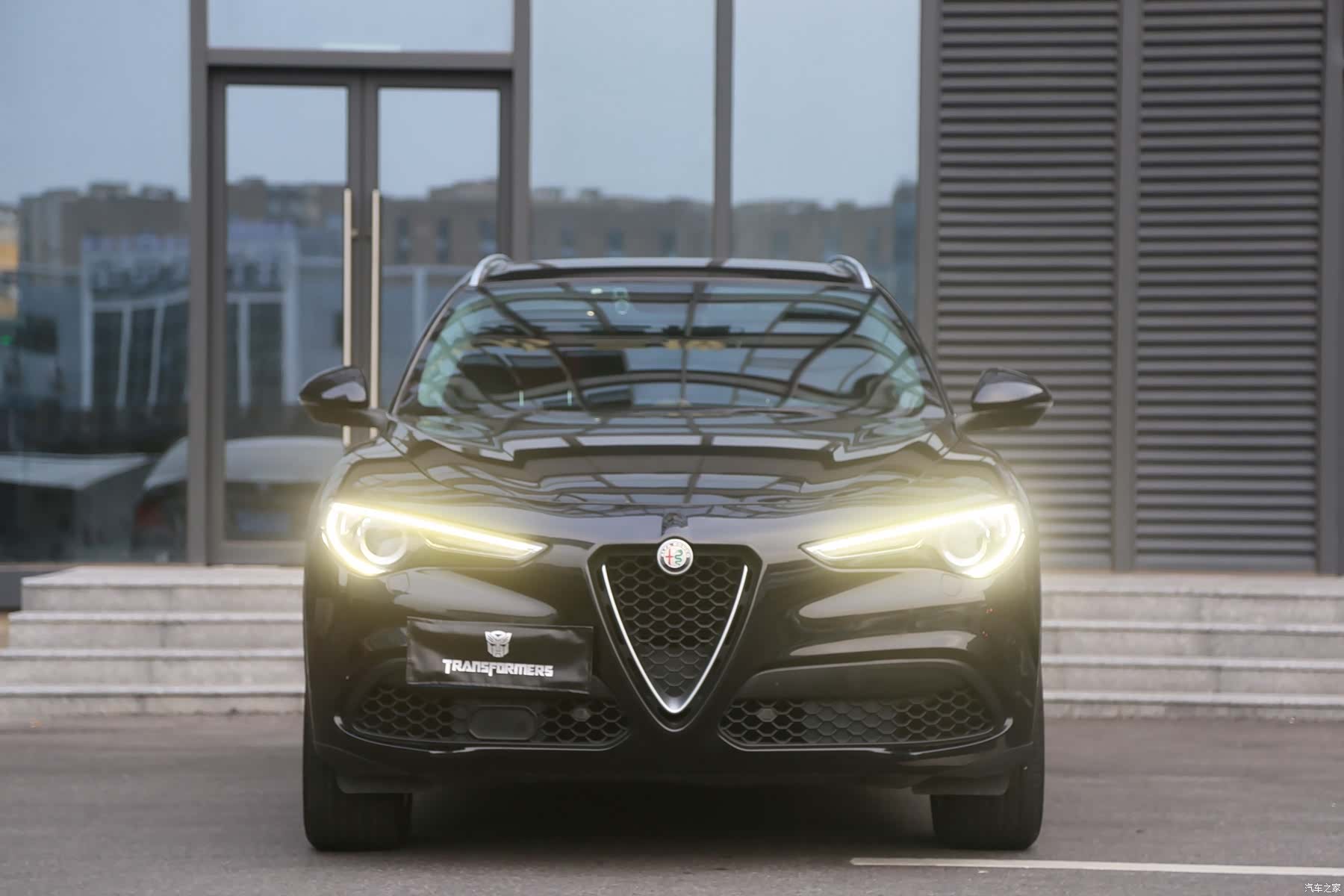 Alfa Romeo Stelvio, 2019 13