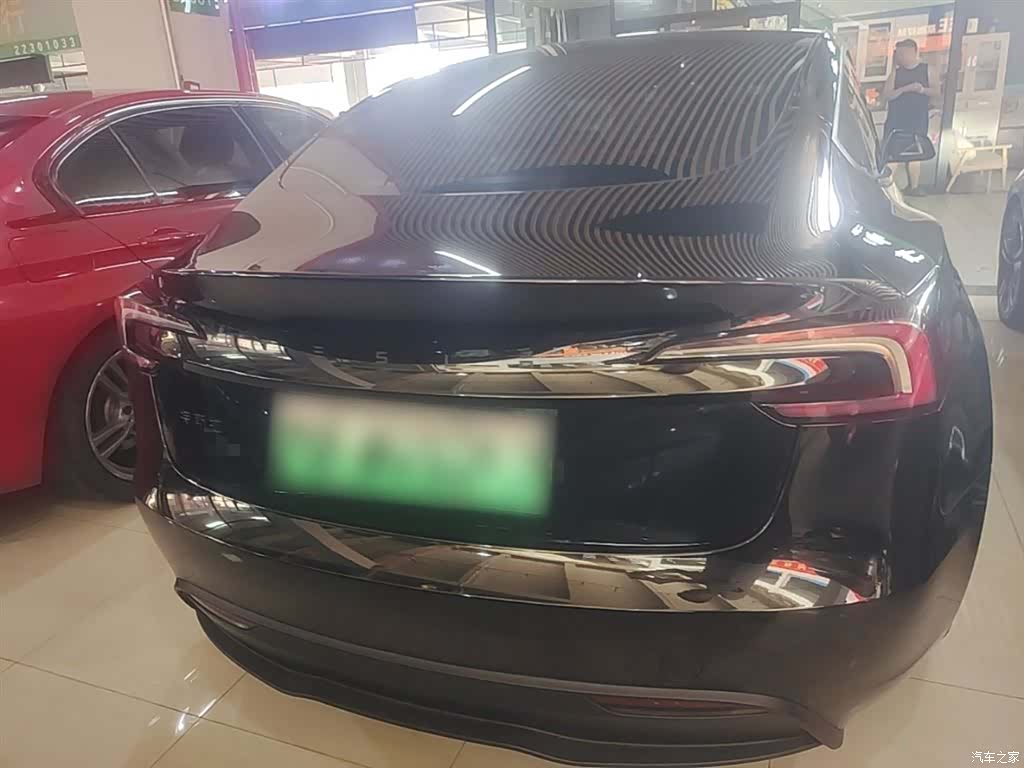 Tesla Model 3, 2025 6