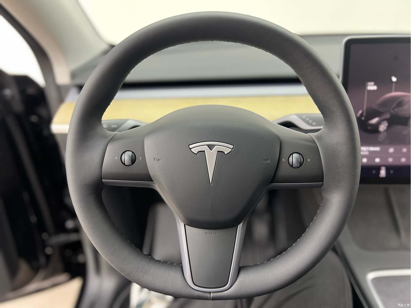 Tesla Model Y, 2023 8