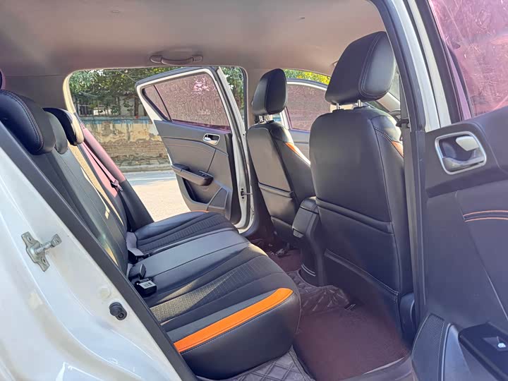 Baojun 310 2016 1.2L МКПП Style