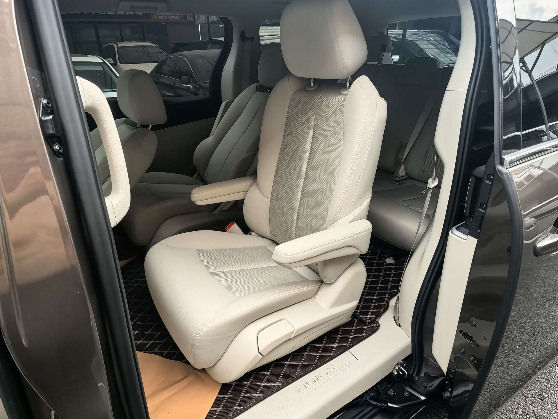Buick GL8, 2024 12