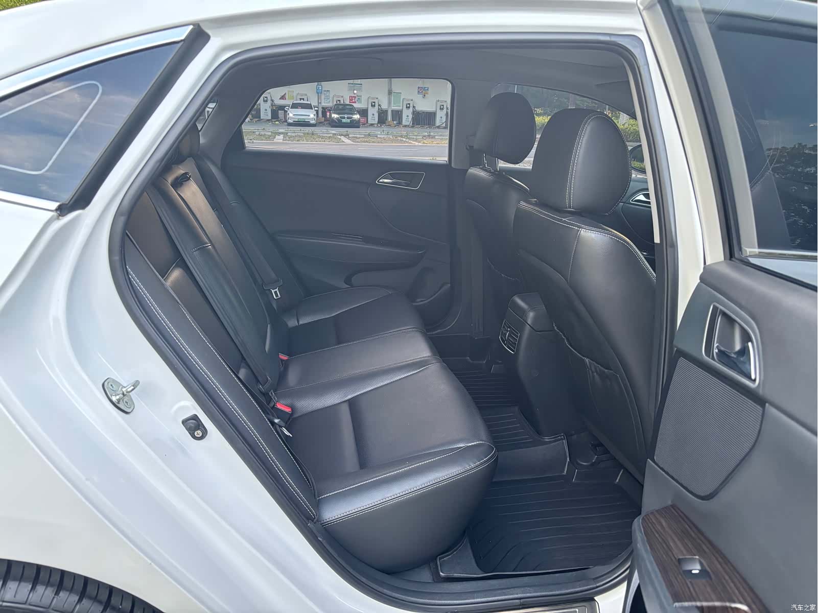 Hyundai GLS, 2017 13