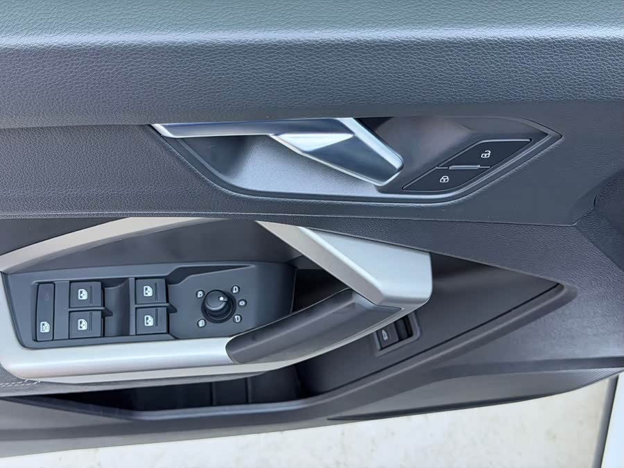 Audi Q3 2023, фото 4