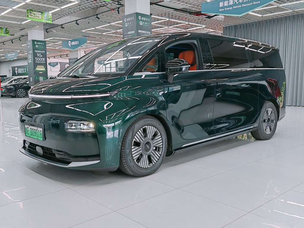 Geely L380