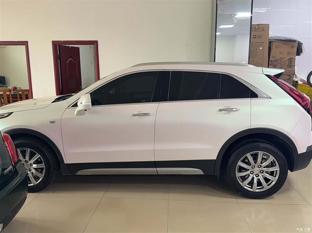 Cadillac XT4, 2021 все фото